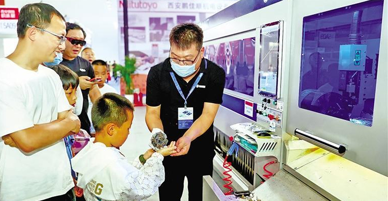 在西安国际机床展触摸工业未来